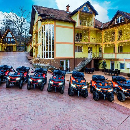 Hotel Pensiunea Mihaela-Transalpina Novaci-Străini Exteriér fotografie