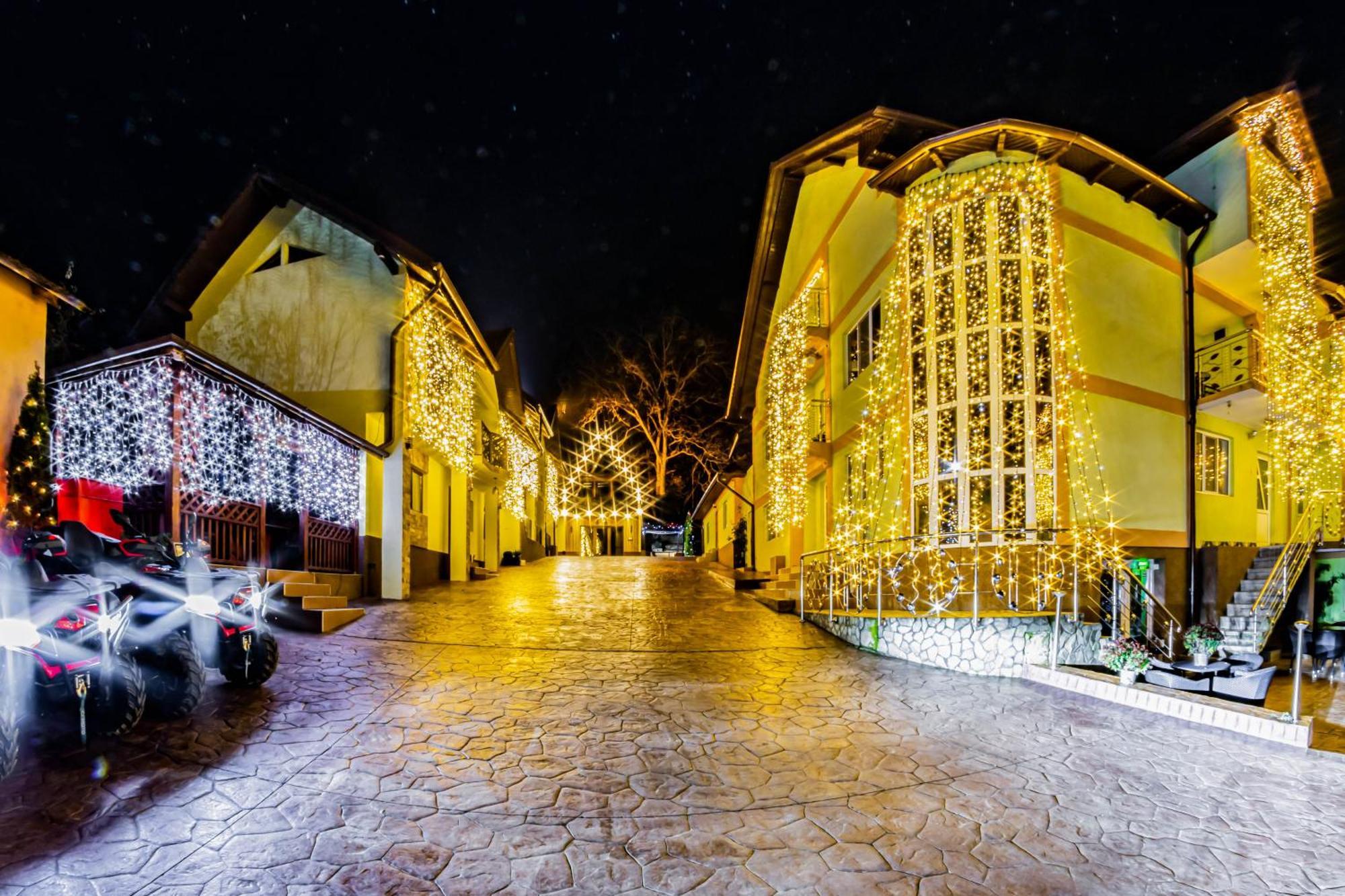 Hotel Pensiunea Mihaela-Transalpina Novaci-Străini Exteriér fotografie