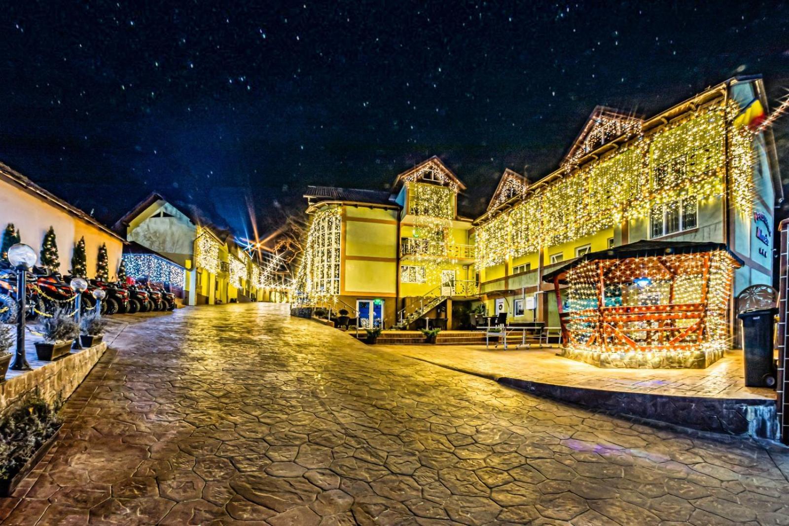 Hotel Pensiunea Mihaela-Transalpina Novaci-Străini Exteriér fotografie