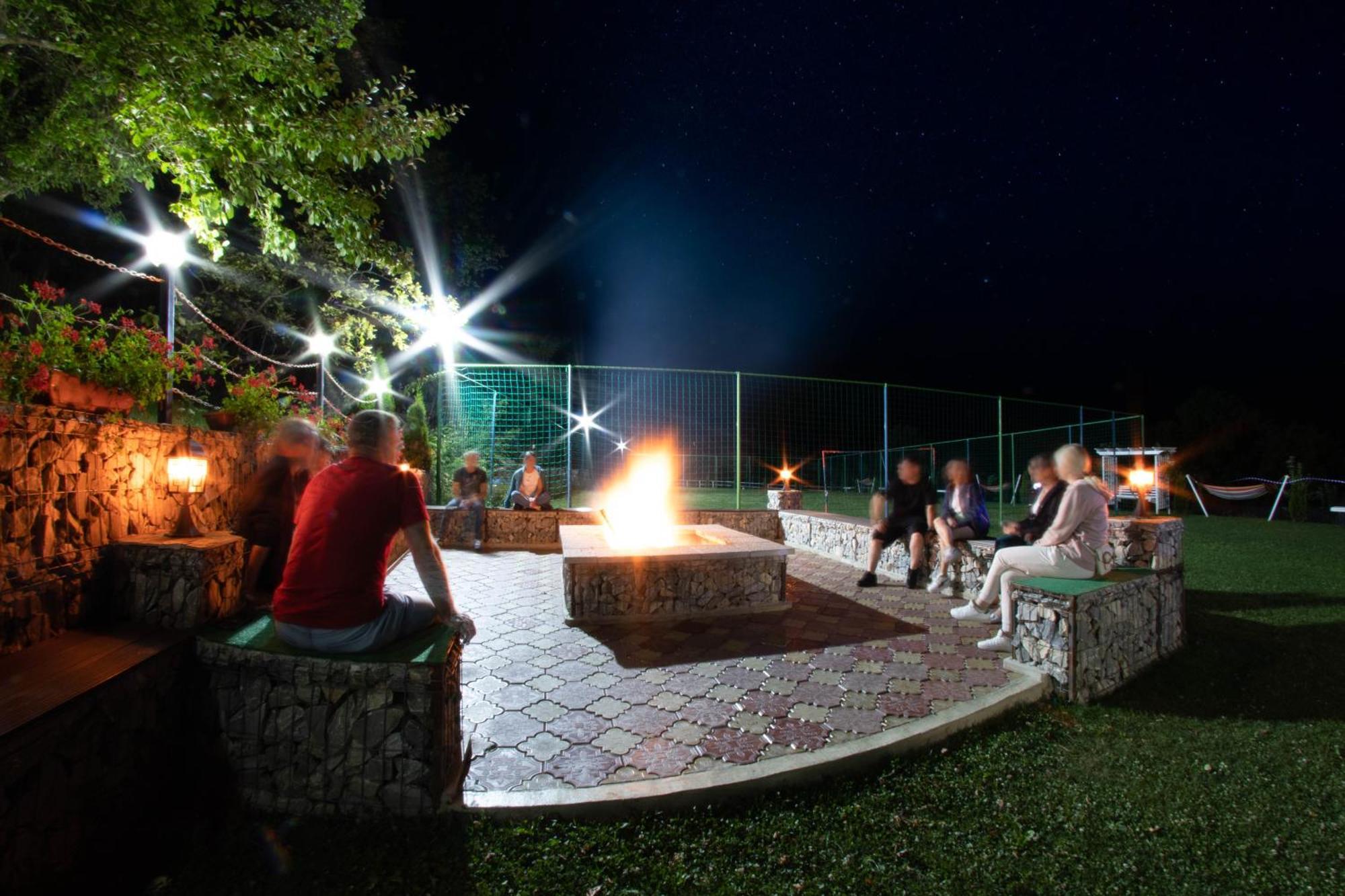 Hotel Pensiunea Mihaela-Transalpina Novaci-Străini Exteriér fotografie