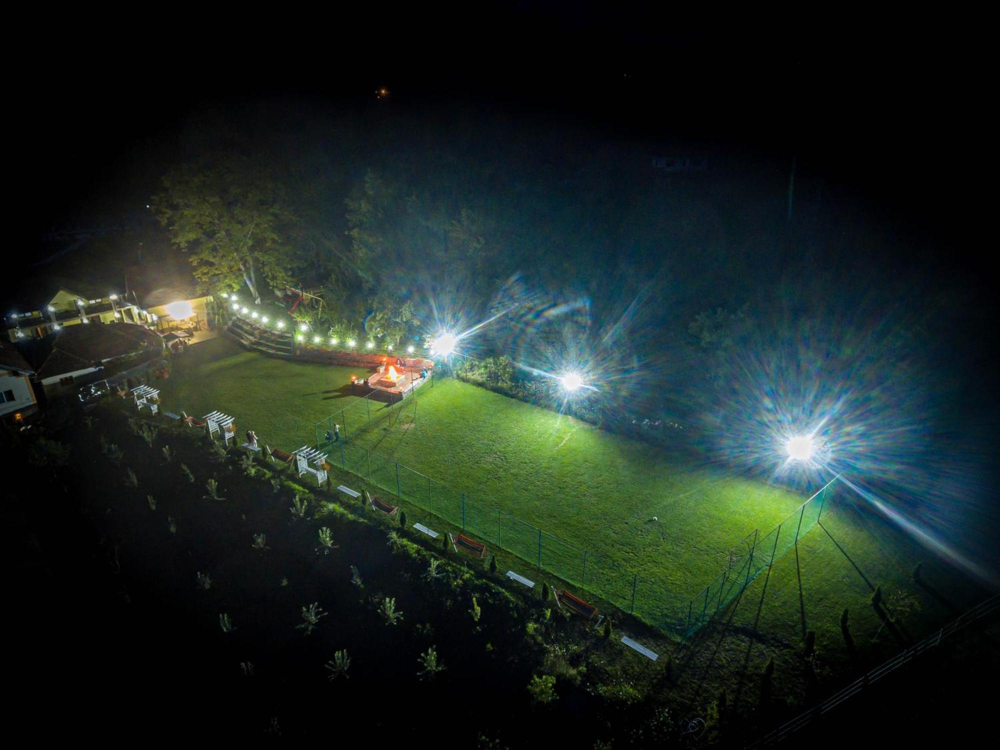 Hotel Pensiunea Mihaela-Transalpina Novaci-Străini Exteriér fotografie